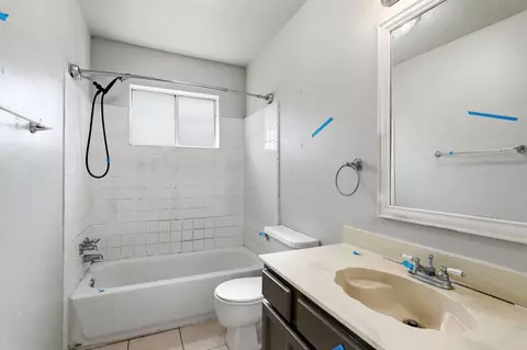 Bath - 4118 Pinebridge Ln, Spring, TX 77388 photo 3 of 3