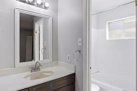 Bath - 4118 Pinebridge Ln, Spring, TX 77388 photo 1 of 3