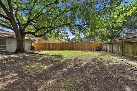 Exterior - 4118 Pinebridge Ln, Spring, TX 77388 photo 7 of 10