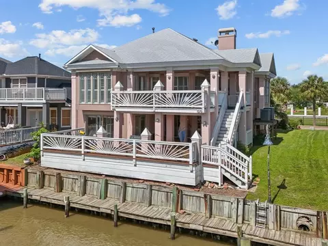 123 Port St, San Leon, TX 77539