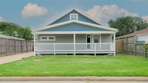 3314 Kleinmann Ave, Galveston, TX 77551