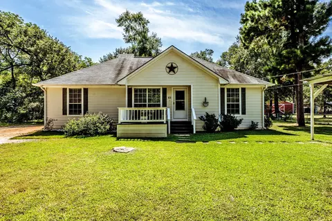 65 Cauthen Dr, Huntsville, TX 77320