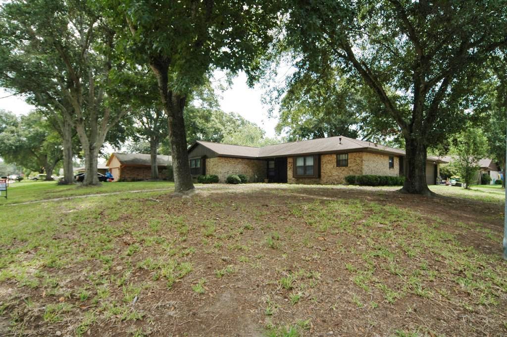 1101 Apache Tr, Baytown, TX 77521 photo 1