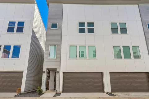 4816 Martin Oaks Ln, Houston, TX 77018
