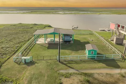 1059 Canal Dr, Sargent, TX 77414