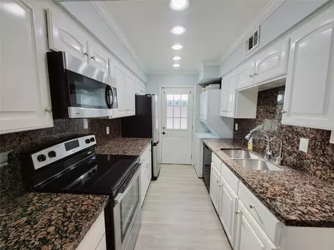 7900 Westheimer Rd #255, Houston, TX 77063