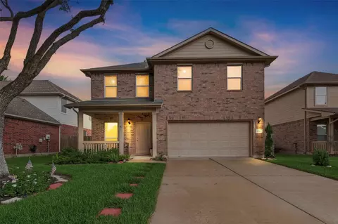 1006 Cove Crest Trl, Fresno, TX 77545
