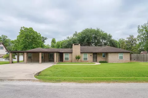 115 Neal Rd, Wharton, TX 77488