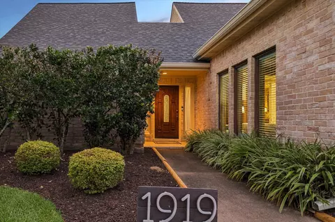 1919 Quarterpath Dr, Richmond, TX 77406
