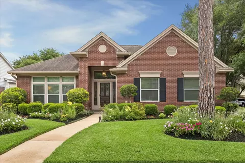 13902 Mill Garden Ct, Houston, TX 77059