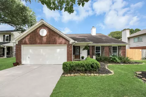 4005 Spring Meadow Dr, Pearland, TX 77584