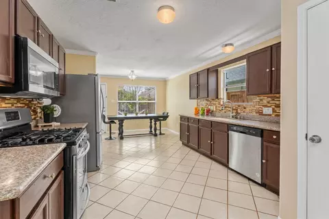 15026 Sunset Creek Dr, Humble, TX 77396