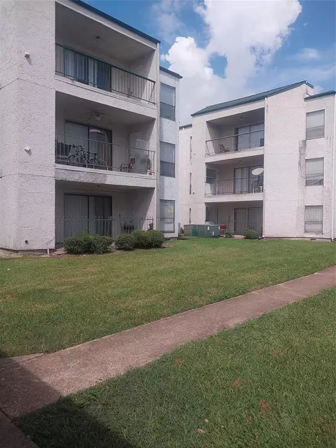 2816 S Bartell Dr #24, Houston, TX 77054