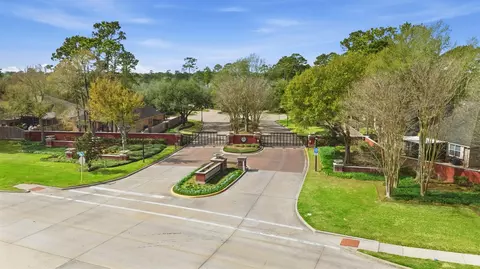 15306 Stoneridge Park Ln, Cypress, TX 77429