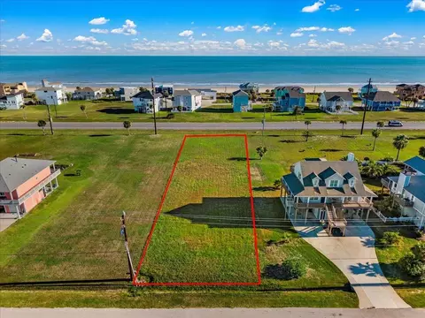 18703 Shaman Dr, Galveston, TX 77554