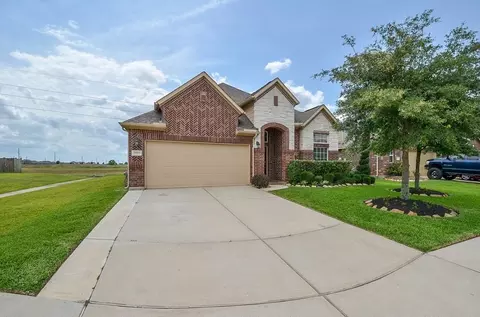 10063 Hidden Creek Falls Ln, Brookshire, TX 77423