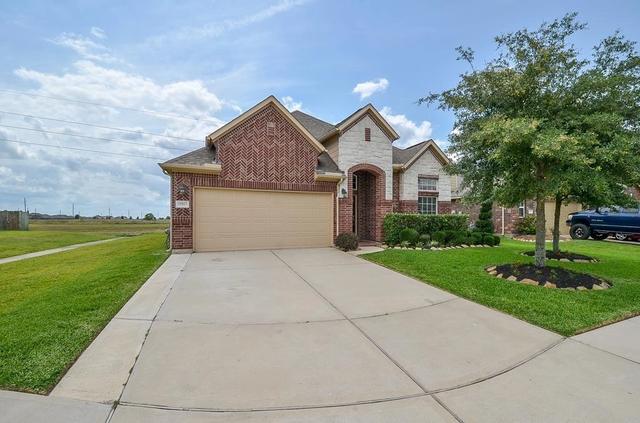 10063 Hidden Creek Falls Ln, Brookshire, TX 77423