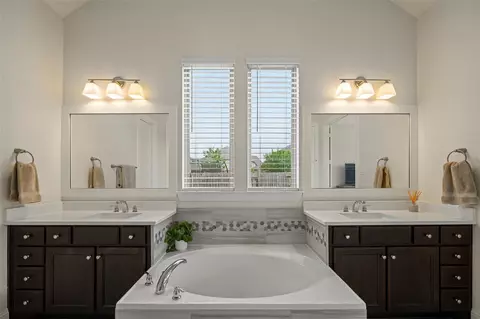 Bath - 20330 Rosegold Way, Spring, TX 77379 photo 2 of 6