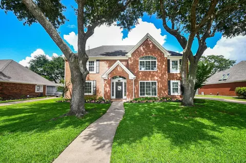 3814 Saint Michaels Ct, Sugar Land, TX 77479