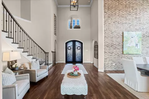Entry Way - 2203 Flameleaf Ct, Conroe, TX 77384 photo 3 of 5
