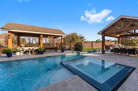 Exterior - 2203 Flameleaf Ct, Conroe, TX 77384 photo 2 of 14