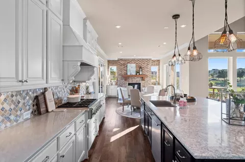Kitchen - 2203 Flameleaf Ct, Conroe, TX 77384 photo 4 of 6
