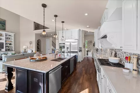 Kitchen - 2203 Flameleaf Ct, Conroe, TX 77384 photo 5 of 6