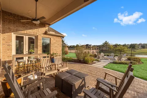 Exterior - 2203 Flameleaf Ct, Conroe, TX 77384 photo 12 of 14