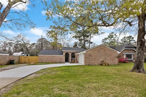 7427 Willow Oak Dr, Baytown, TX 77521