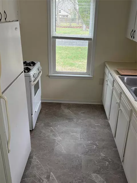 719 16th Ave N, Texas City, TX 77590