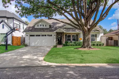 1722 Chippendale Rd, Houston, TX 77018