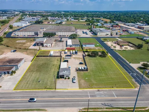 1510 N Ben Jordan St, Victoria, TX 77901