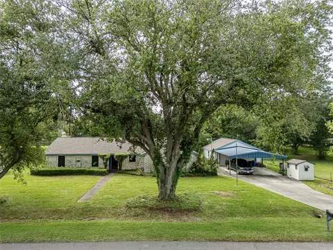 3804 Shady Ln, Santa Fe, TX 77517
