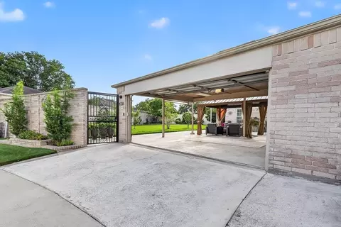 8335 Wind Veil Dr, Houston, TX 77040