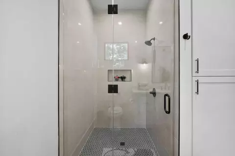 Bath - 7 Old Overton Pl, Spring, TX 77389 photo 7 of 9