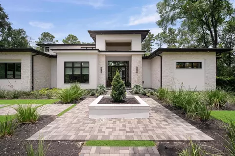 Exterior - 7 Old Overton Pl, Spring, TX 77389 photo 2 of 4