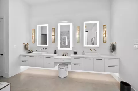 Bath - 7 Old Overton Pl, Spring, TX 77389 photo 4 of 9