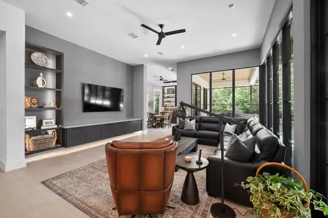 Living - 7 Old Overton Pl, Spring, TX 77389 photo 2 of 4