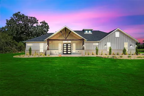 413 S Garrett Cir, Bellville, TX 77418