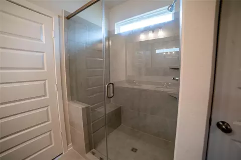 Bath - 1416 Whitney Ln, Brenham, TX 77833 photo 4 of 4