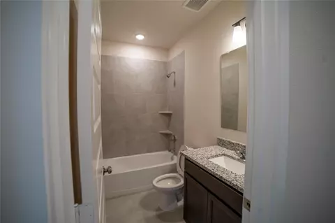 Bath - 1416 Whitney Ln, Brenham, TX 77833 photo 2 of 4