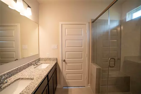 Bath - 1416 Whitney Ln, Brenham, TX 77833 photo 3 of 4