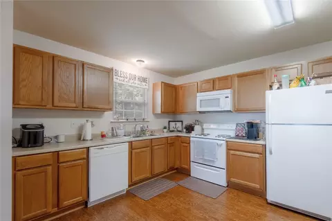 Kitchen - 405 Peacock Path, Trinity, TX 75862 photo 1 of 3