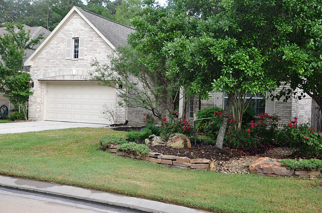 154 E Northcastle Cir, Conroe, TX 77384 photo 1