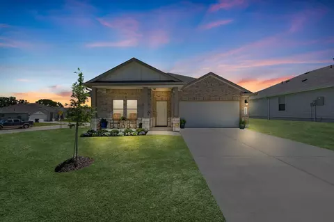 1718 Robinson Dr, Brenham, TX 77833