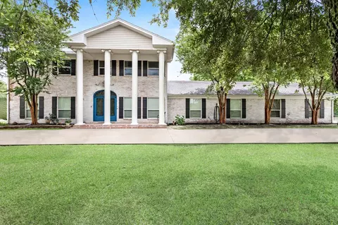 2502 Reins Rd, Beaumont, TX 77713