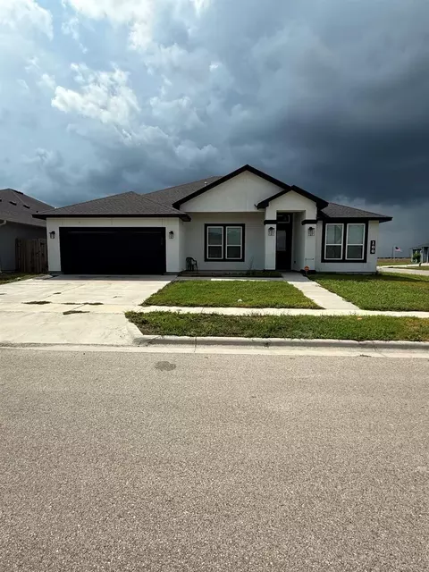 100 Speargrass Ln, Odem, TX 78370