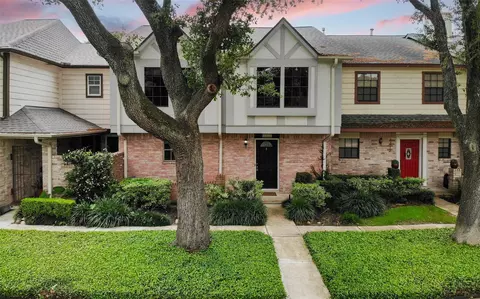 1313 Reddleshire Ln #1313, Houston, TX 77043