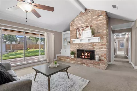 2904 Frostwood Cir, Dickinson, TX 77539