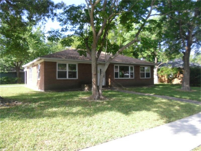 1608 Easthaven Dr, Pasadena, TX 77506 photo 1